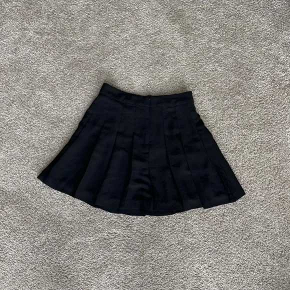 Aritzia Sunday Best Mini Skirt - Picture 2 of 5